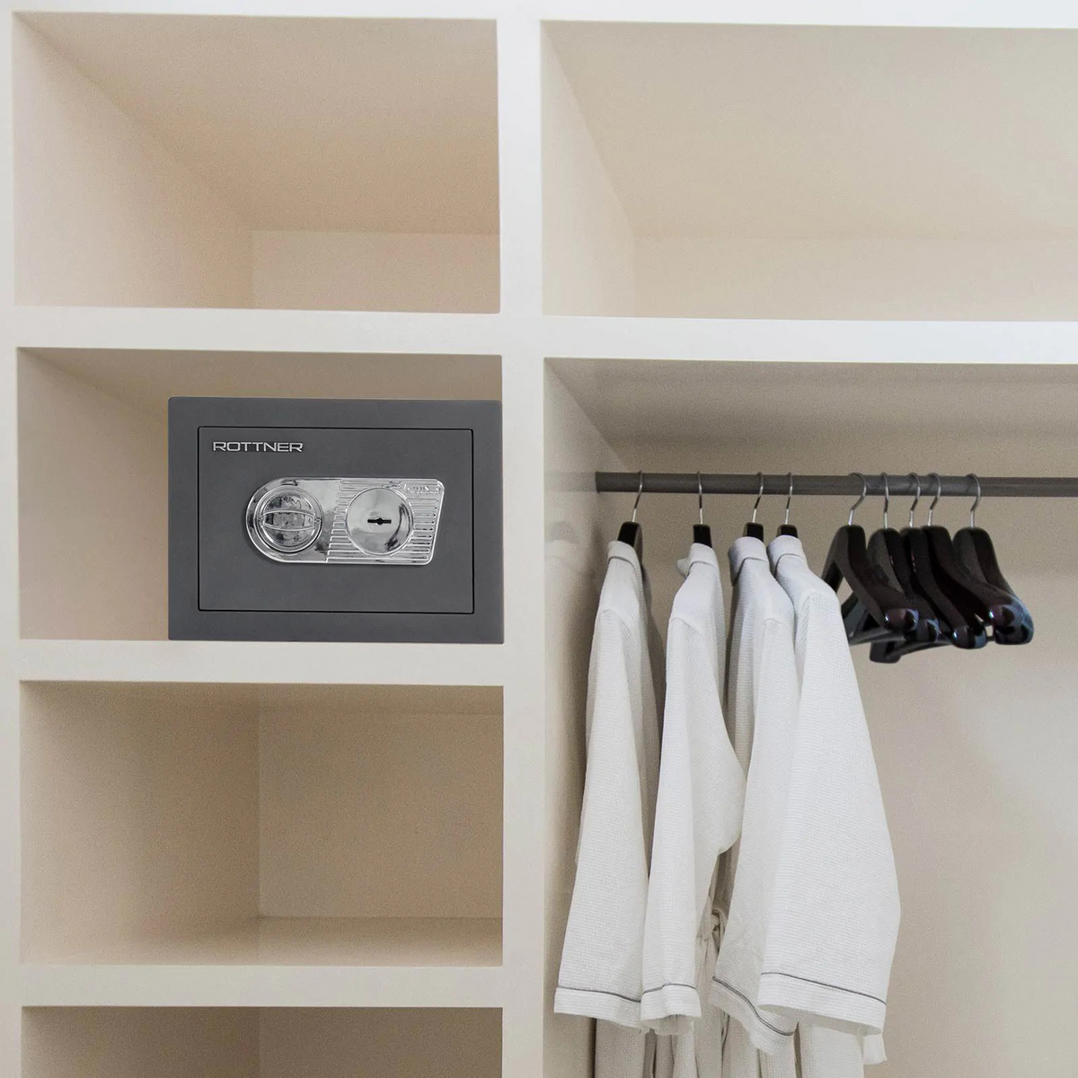 Coffre-Fort -10L- Serrure à clé -Classe1 -T05545 Rottner