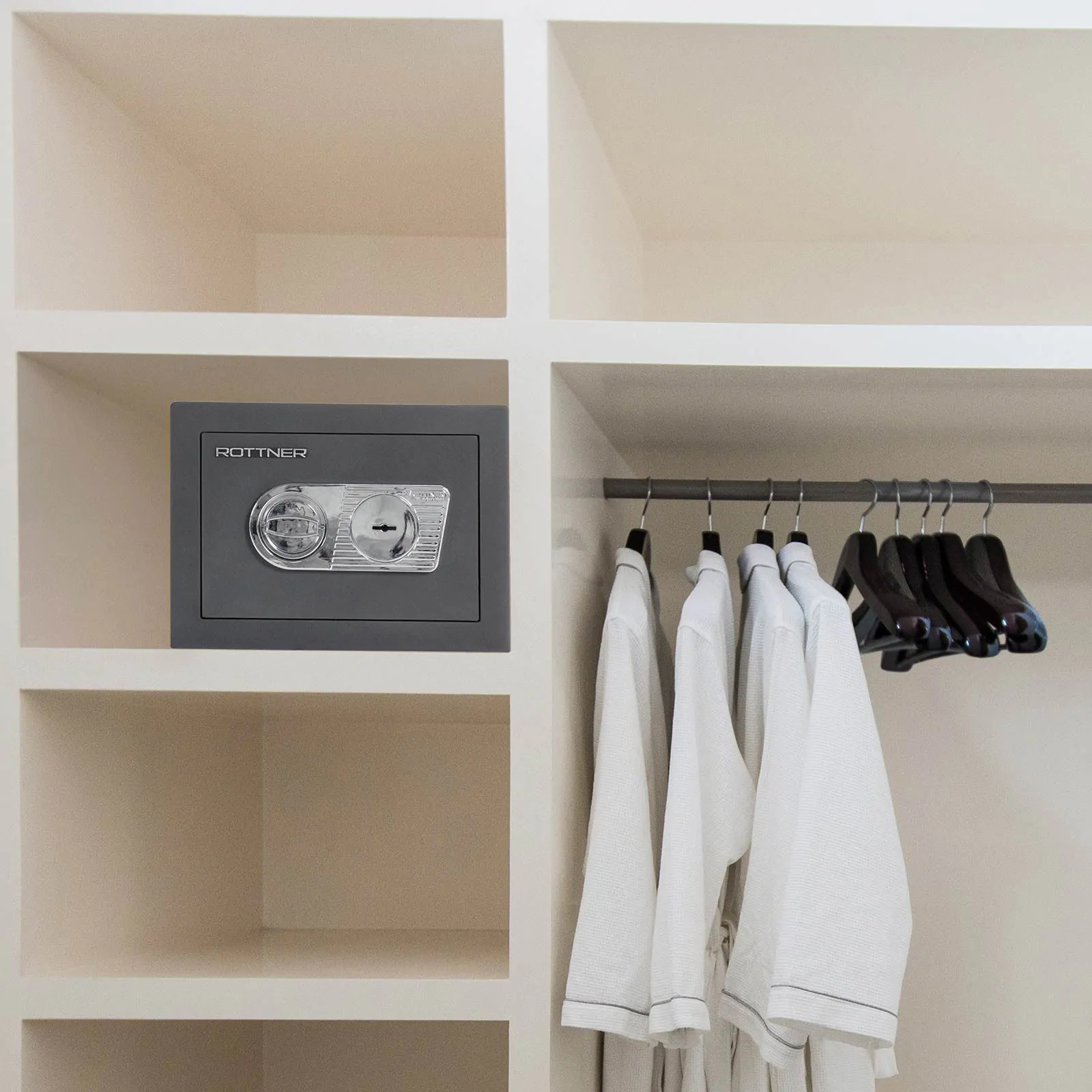 Coffre-Fort -10L- Serrure à clé -Classe1 -T05545 Rottner